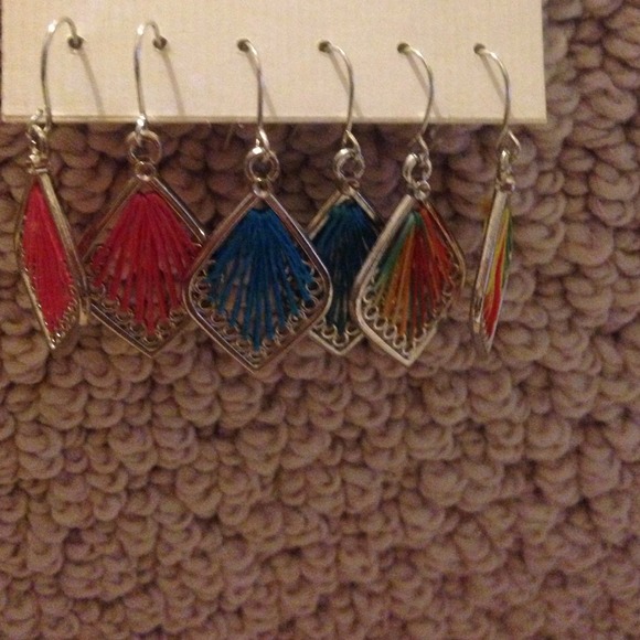 3 pairs of earrings