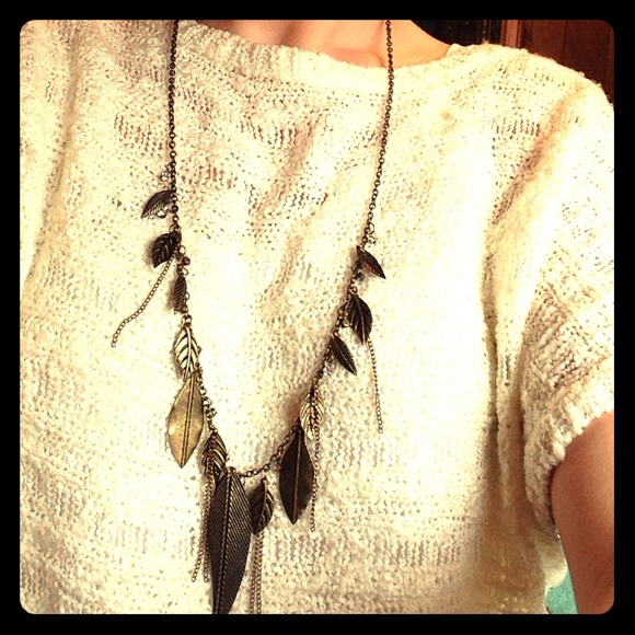 ❌SOLD IN BUNDLE❌ Bronze Feather Necklace