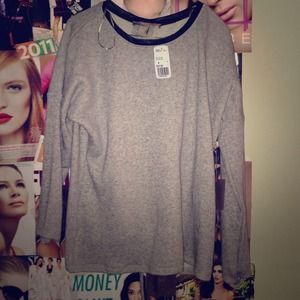 Cute grey f21 shirt