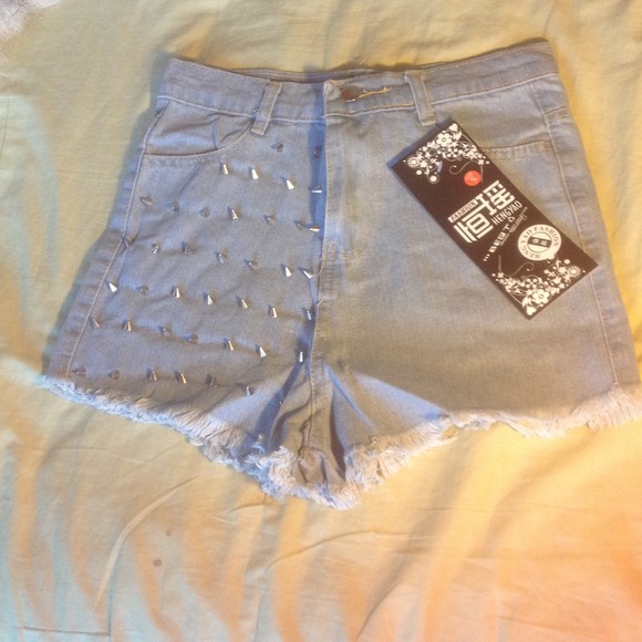 High waited shorts
