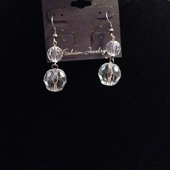 See through pretty dangling earrings (Traci Lynn)
