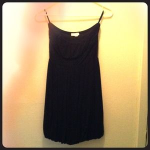 Small, Strapless black dress