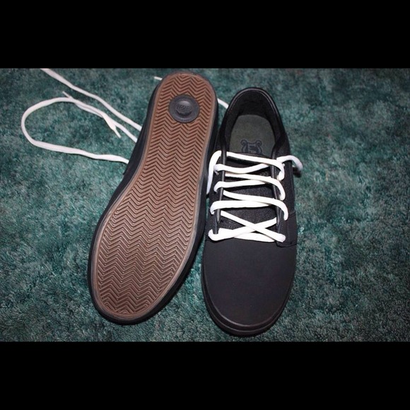 Black Alakai Men's Shoes Size 10.5 - Picture 2 of 3