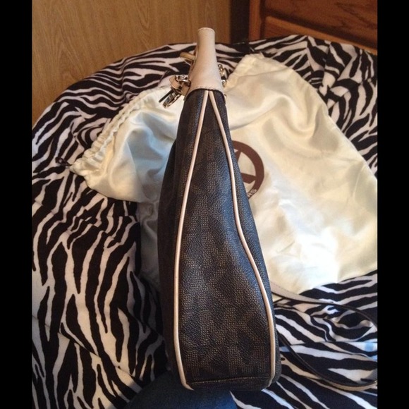 Sold locally - Picture 4 of 4