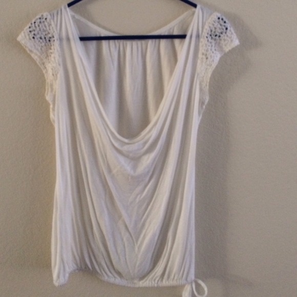 White top with knitted sleeves