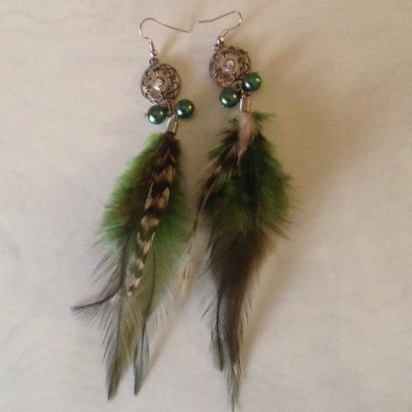 ❌SOLD❌Feather earring bundle - Picture 3 of 3