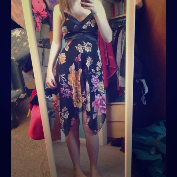 Super Cute Light Floral Dress w/ Silk Accents