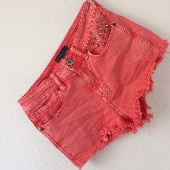 🍍Reduce💕Kendall & Kylie studded high-rise shorts