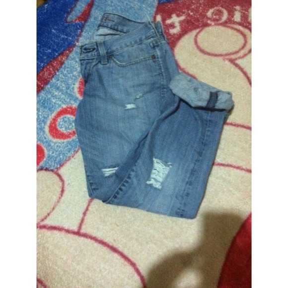 Levi's Distressed Boyfriend Jean