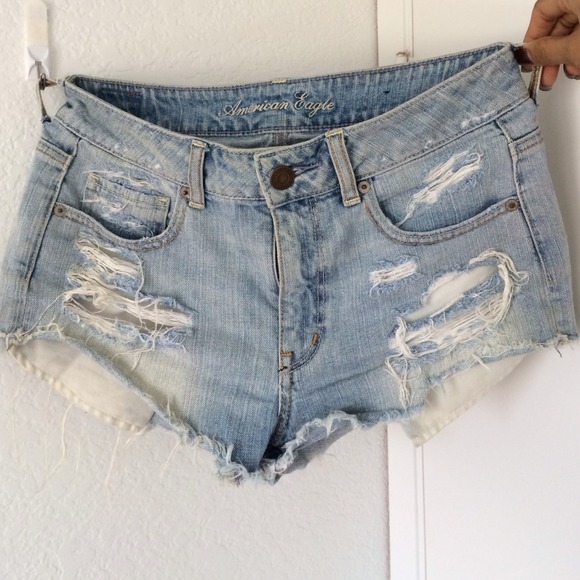 🚫TRADED🚫💕💕AE destroyed high rise shorts