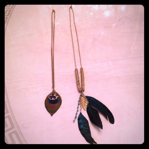 ❌SOLD❌Feather bundle necklaces