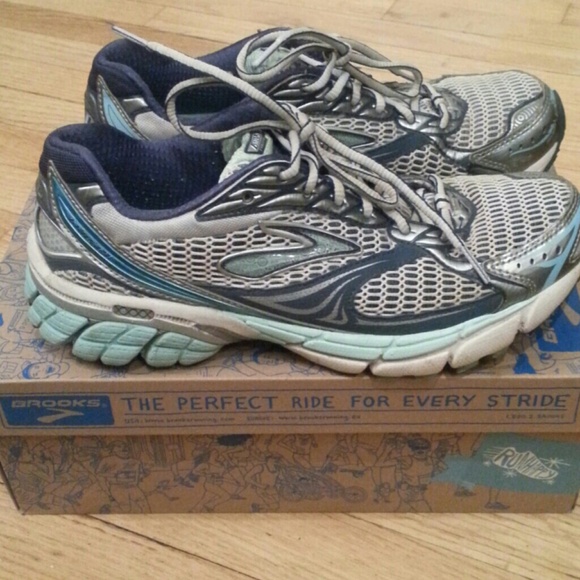 brooks-running-poshmark-used-ghost-4