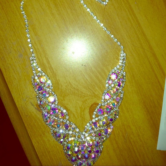 Beautiful Necklace and Earrings! - Picture 1 of 2