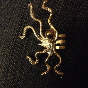 Octopus earcuff
