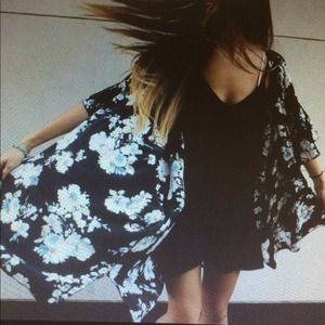 ❌SOLD❌ Brandy Melville Alexis Kimono