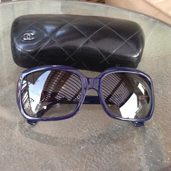 !!!!!HOST PICK 2/8 Chanel sunnies!
