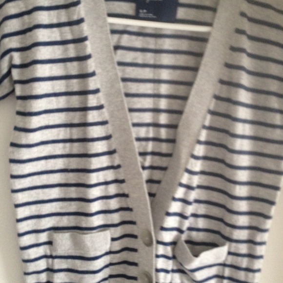 Tops - Picture 3 of 4