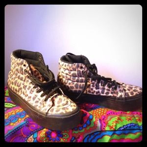 Vans leopard print platform sneaks