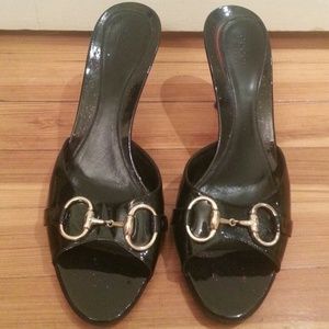 Gucci black patterned leather horsebit mules