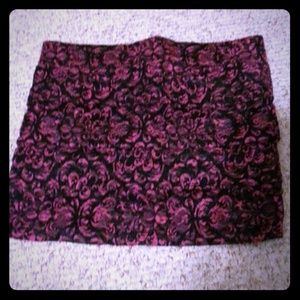 Short pencil skirt