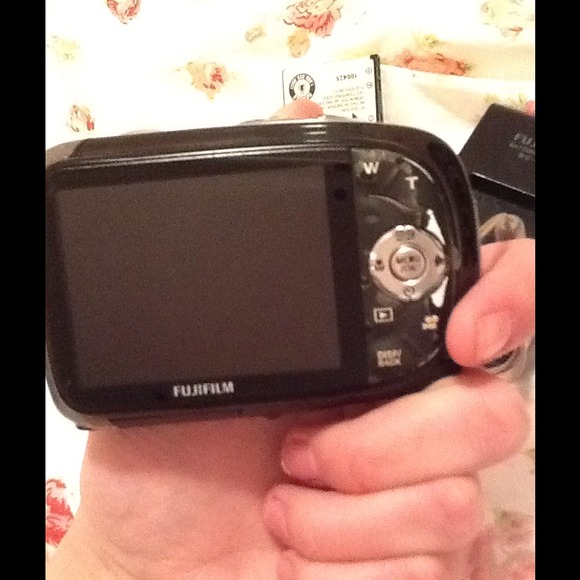 Life Proof Camera! 📷 - Picture 3 of 4