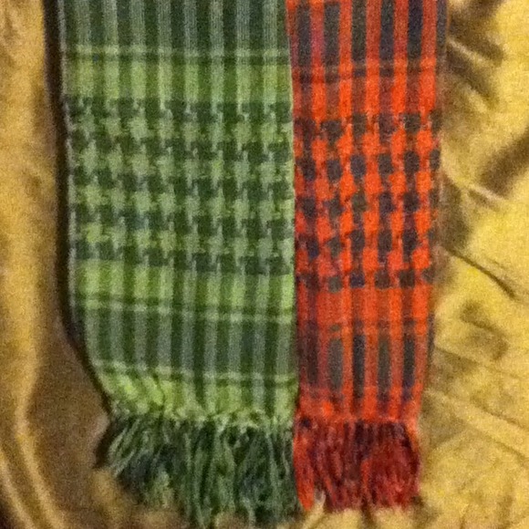 Plaid square scarves (keffiyeh )