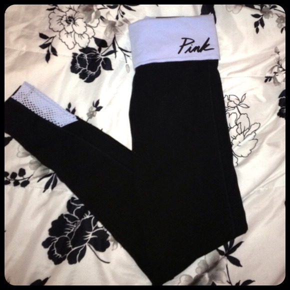 💢SOLD💢NWT VS PINK YOGAS!