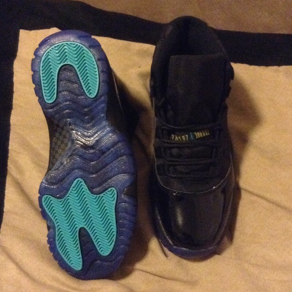 Jordan Retro 11 Gamma Blues - Picture 2 of 4
