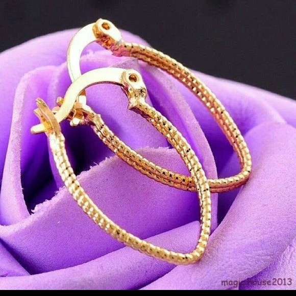 NWT Perfect Wedding Lady design earring