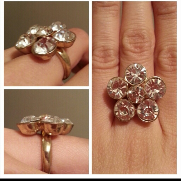 Flower ring with gold plated band