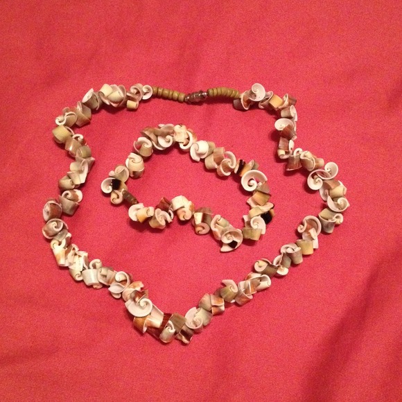 Sea shells necklace and bracelet!