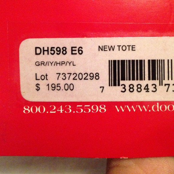 ⭐Traded@mrbrownswife ⭐Dooney purse and skirt - Picture 3 of 4