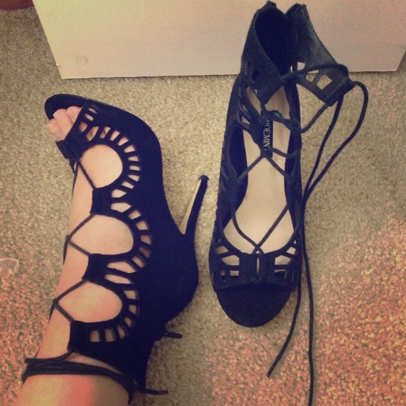 Brand new Shoemint lace up heels!