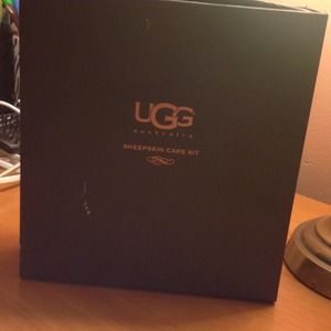 Ugg sheepskin care kit