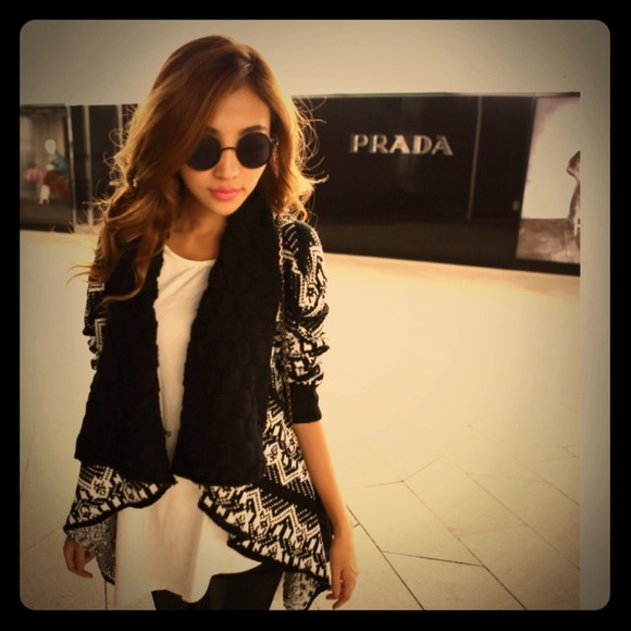 Jackets & Blazers - 🎉HP 2/8🎉 The CONNIE cardigan - NAVY