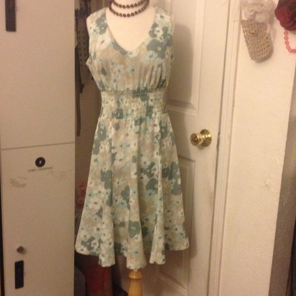 Dresses & Skirts - Beautiful dress