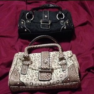 🚫SOLD🚫 Guess small handbags!!