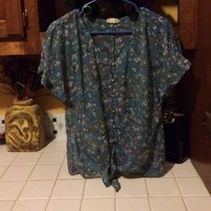Just reduced! Floral sheer shirt, fits like med