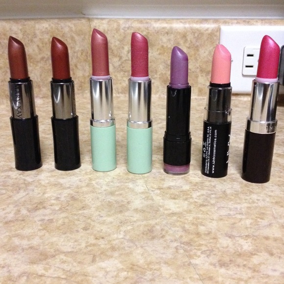 SOLD!!! 👏👏👏👏 Lipstick Bundle