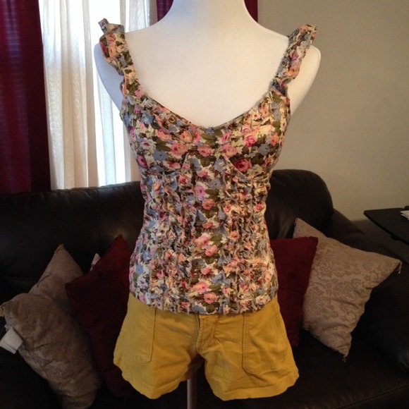 🌟Floral Tank🌟 - Picture 2 of 3