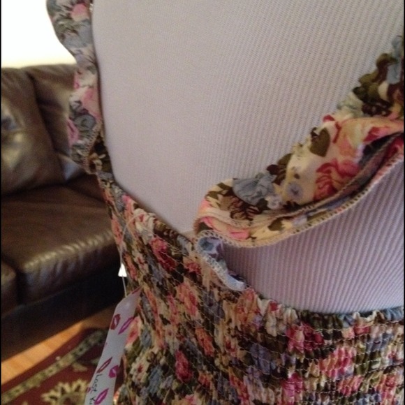 🌟Floral Tank🌟 - Picture 3 of 3