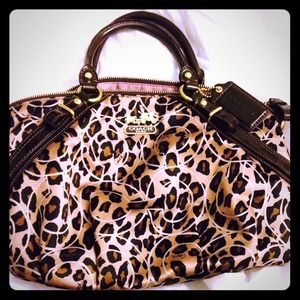 ❇️SALE‼️✳️🔸🔸CHEETAH RARE COACH 🔸🔸purse!
