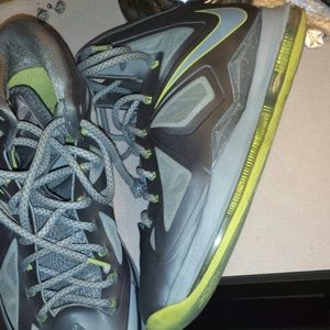 **JUST REDUCED** MEN Nike LeBron sneakers