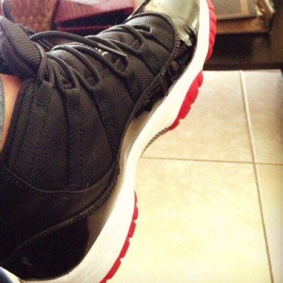 bred 11's size 5.5 - Picture 2 of 4