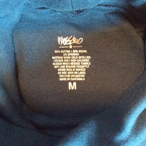 Beautiful Blue Turtle Neck - Picture 2 of 2