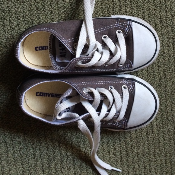 Grey toddler converse all star