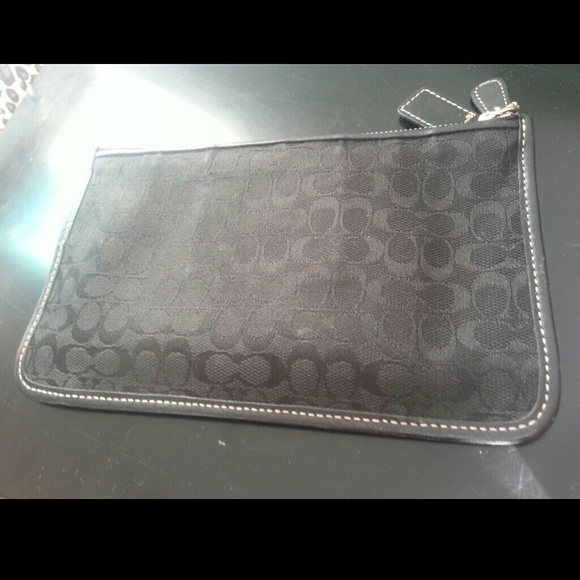 ::SOLD:: Coach thin signature blackclutch - Picture 2 of 3