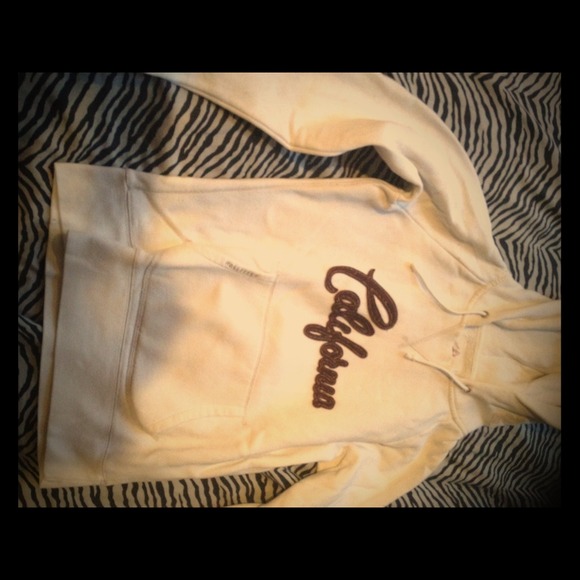 ℬ◎❡◉ ½ ℴ∯ Hollister Sweater
