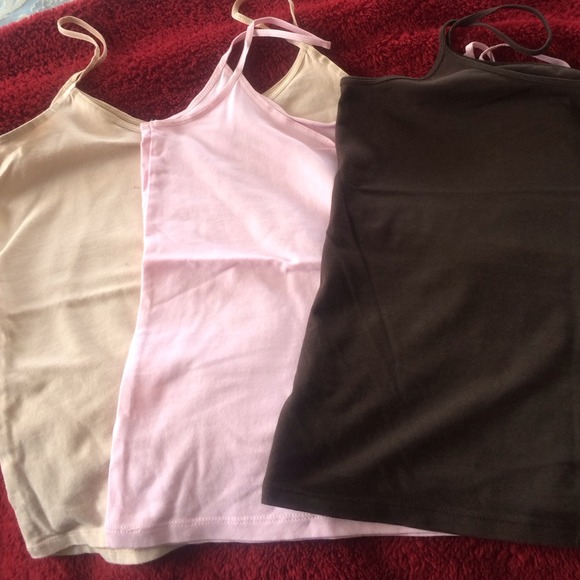 Tank tops from old navy never worn - Picture 1 of 3