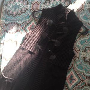 Sleeveless long cardigan